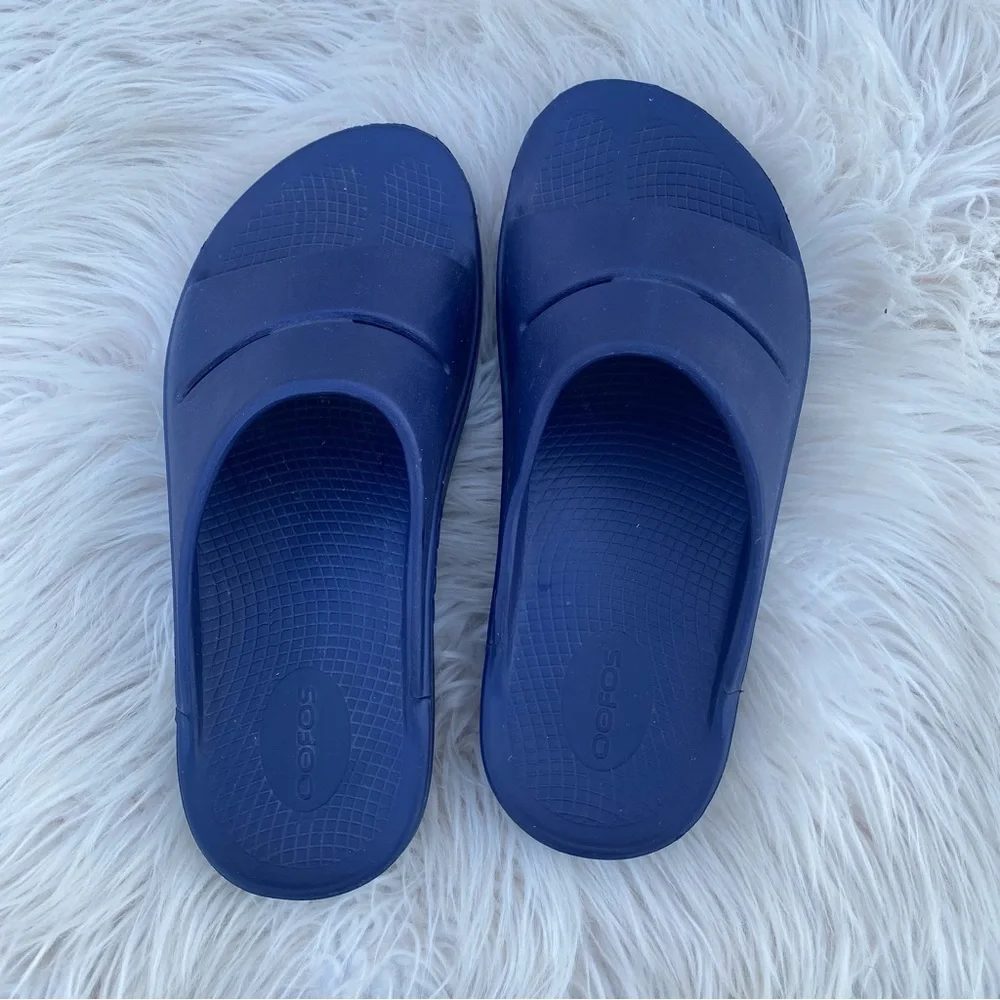 Oofos Navy Slide Sandals womens 9 - Picture 3 of 9